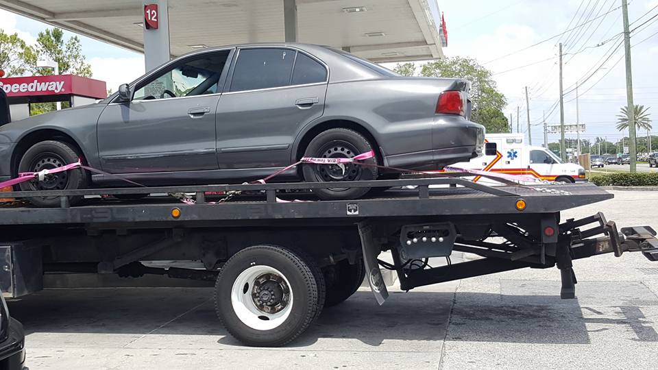 this image shows light-duty towing services in Tamarac, FL