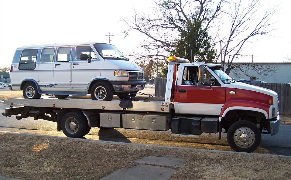 this image shows medium-duty towing services in Tamarac, FL